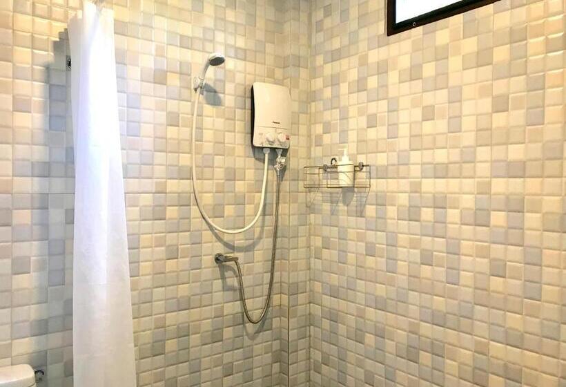 标准房带园景, Kiri Tawan