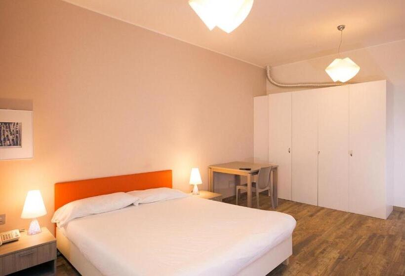 غرفة قياسية ثلاثية, Amalia Bakery Home