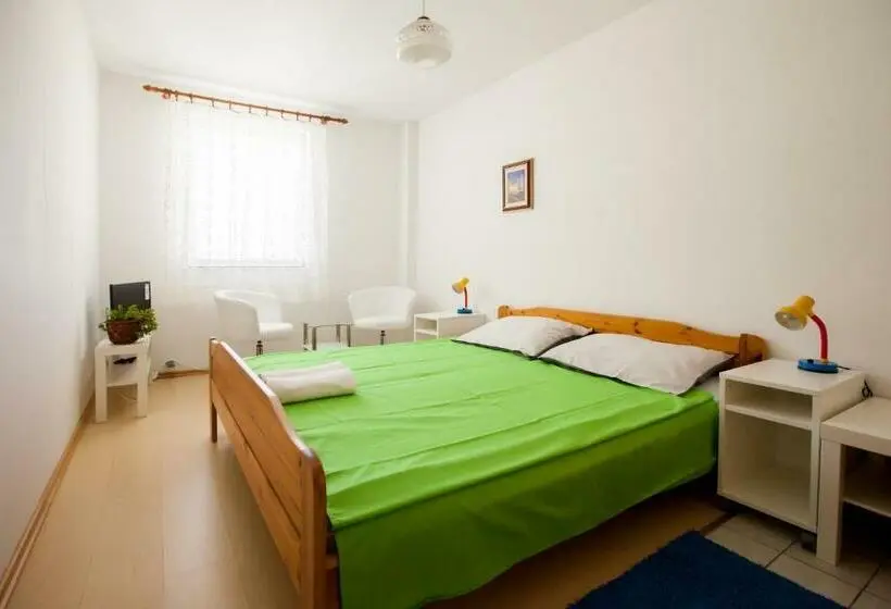 اتاق استاندارد, Friendly People's Guest House