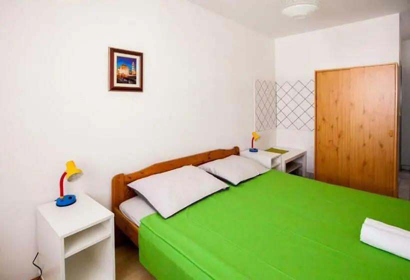 اتاق استاندارد, Friendly People's Guest House