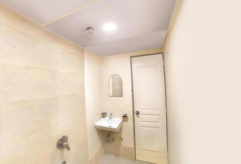 スタンダード４人部屋, Grandeur Near Mumbai International Airport