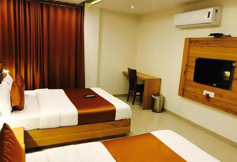 スタンダード４人部屋, Grandeur Near Mumbai International Airport
