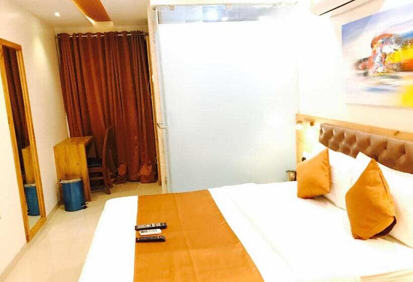 اتاق لوکس, Grandeur Near Mumbai International Airport