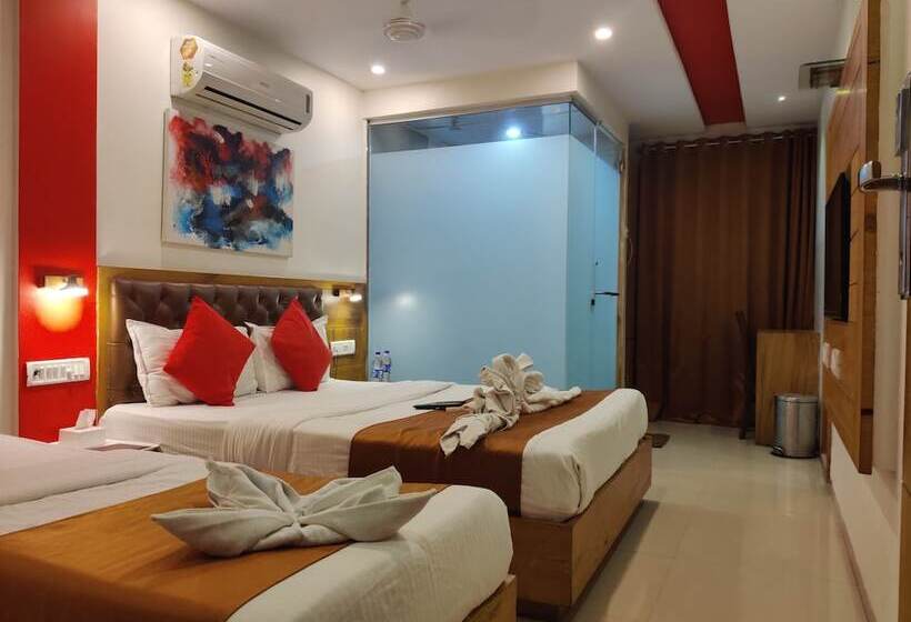 اتاق لوکس سه تخته, Grandeur Near Mumbai International Airport