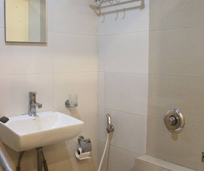 اتاق لوکس سه تخته, Grandeur Near Mumbai International Airport