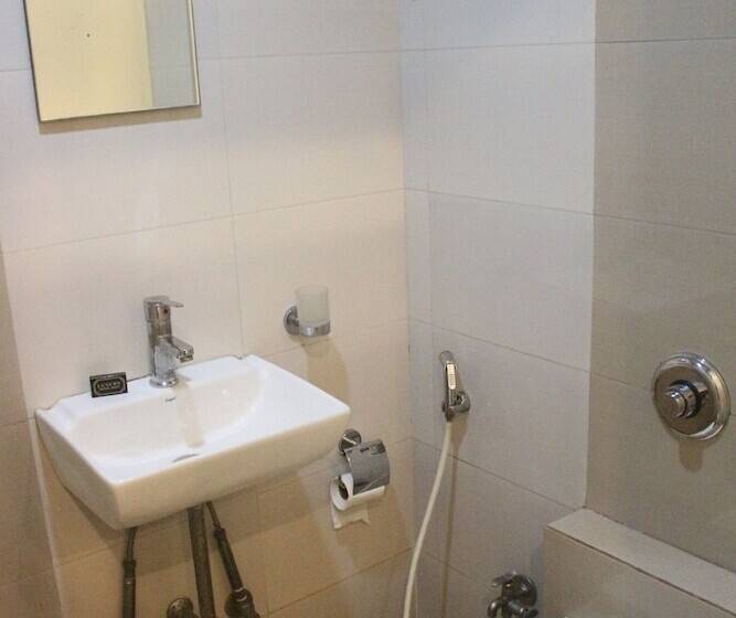 اتاق لوکس سه تخته, Grandeur Near Mumbai International Airport