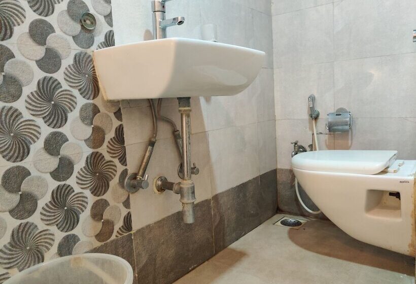 اتاق لوکس سه تخته, Grandeur Near Mumbai International Airport