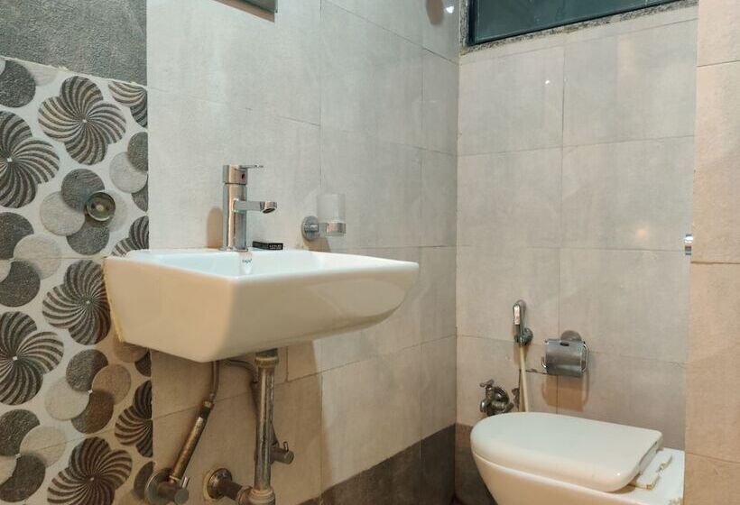 اتاق لوکس سه تخته, Grandeur Near Mumbai International Airport