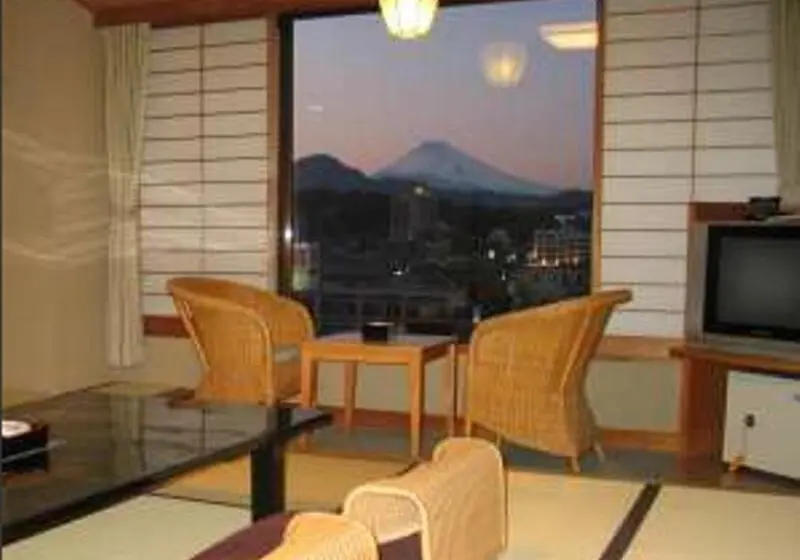 スタンダードルーム, Kameya Ean