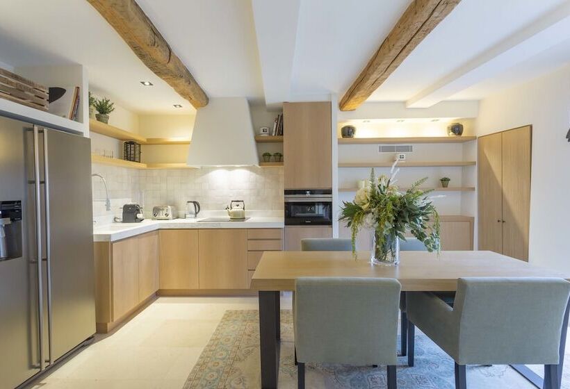 スイート, Mougins Luxury Retreats