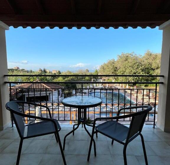 标准工作室, Oula Maisonettes