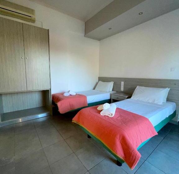 스탠다드 스튜디오, Oula Maisonettes