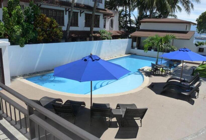 سوییت با چشمانداز استخر, Out Of The Blue Resort