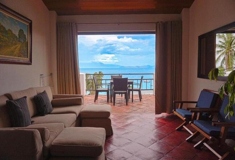 ویلای 3 خوابه, Out Of The Blue Resort