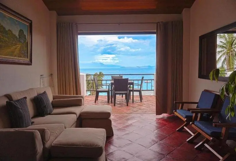 ویلای 3 خوابه, Out Of The Blue Resort