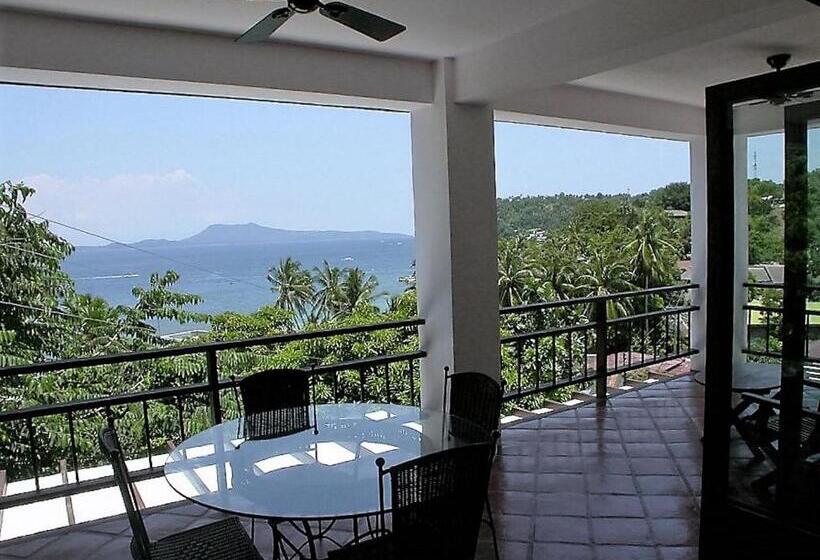 ویلای 3 خوابه, Out Of The Blue Resort