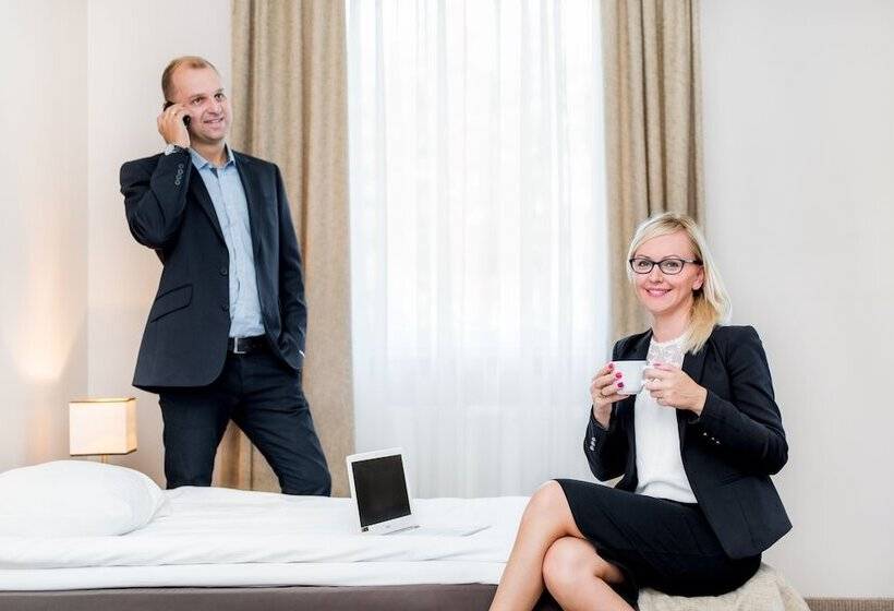 标准三人间, Picaro żarska Wieś Północ A4 Kierunek Niemcy