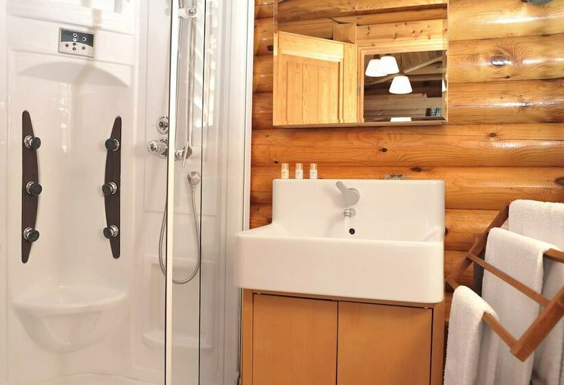 کلبه ییلاقی, Xenios Chalets