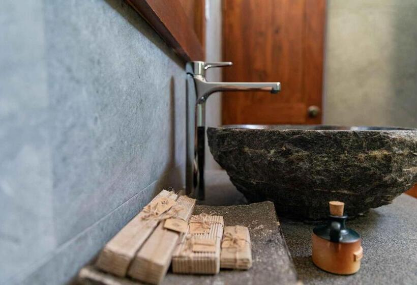 스탠다드 발코니 룸, 98 Acres Resort & Spa