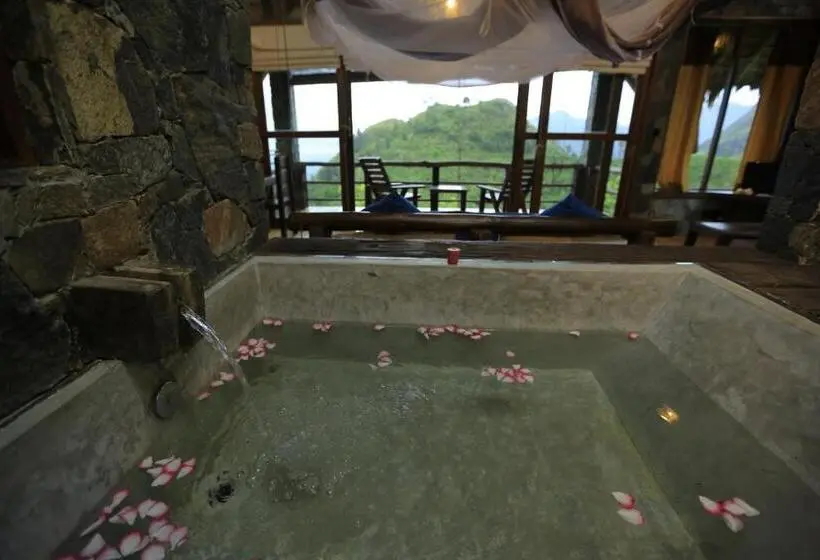 デラックスルーム, 98 Acres Resort & Spa