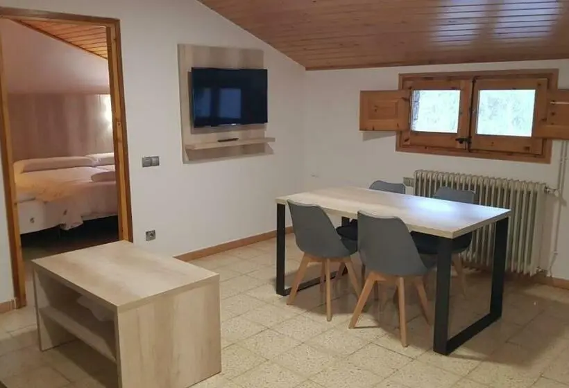 Standard Studio, Hostal La Cabanya