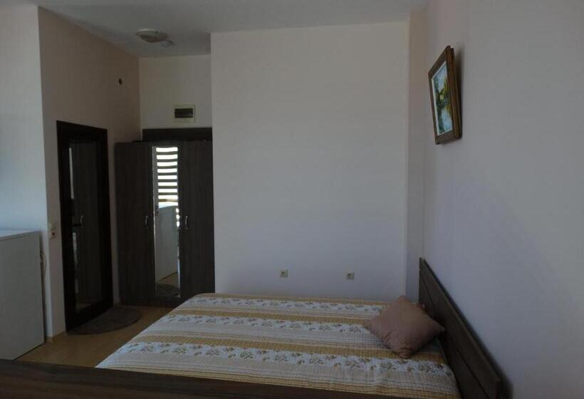إستوديو قياسى, Chateau Del Marina Apart Complex