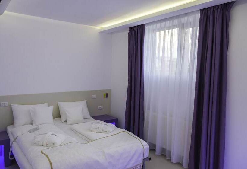 اتاق استاندارد, Christina Plus