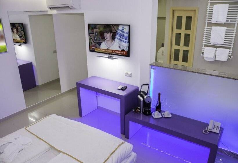 اتاق لوکس, Christina Plus