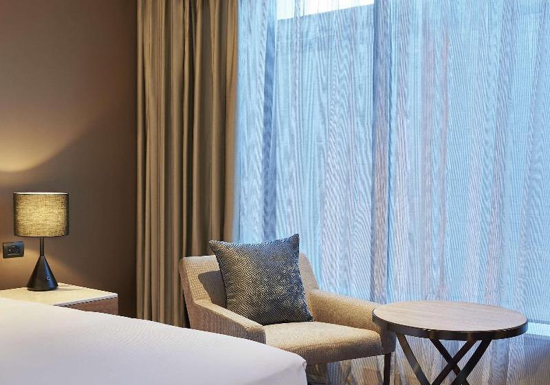 キングサイズベッドのスタンダードルーム, Doubletree By Hilton Perth Northbridge
