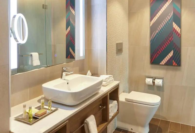 キングサイズベッドのスタンダードルーム, Doubletree By Hilton Perth Northbridge