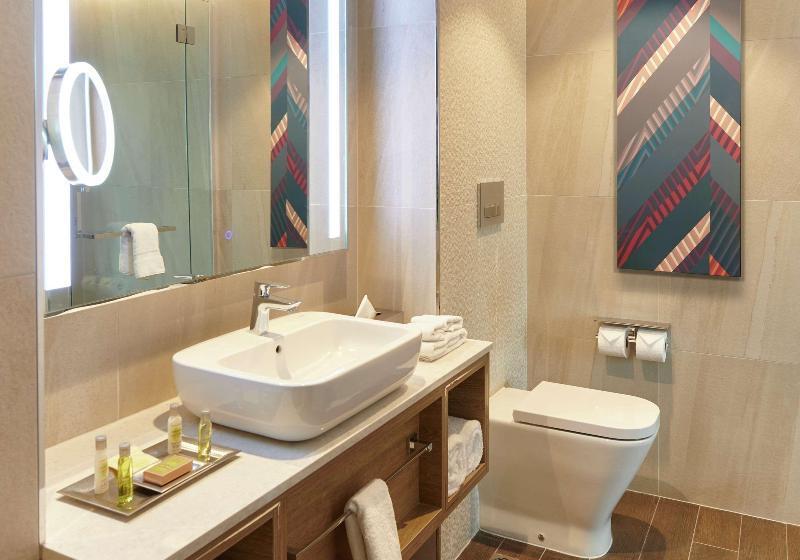 キングサイズベッドのスタンダードルーム, Doubletree By Hilton Perth Northbridge