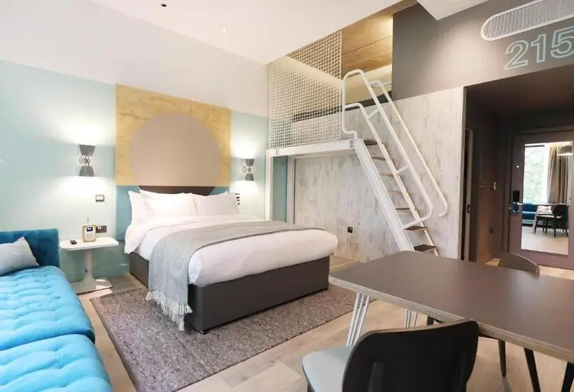 اتاق مستر, Room2 Southampton Hometel