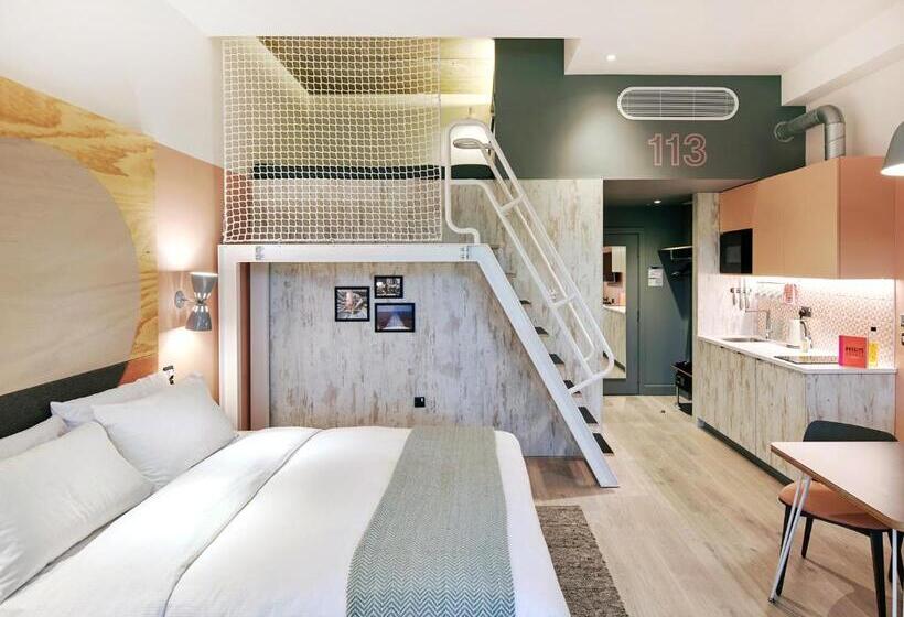 Номер Мастер, Room2 Southampton Hometel
