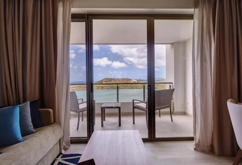سوئیت جونیور دلوکس با چشمانداز, Royalton Antigua, An Autograph Collection All Inclusive Resort