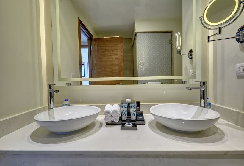 ビュー有りのデラックスジュニアスイート, Royalton Antigua, An Autograph Collection All Inclusive Resort