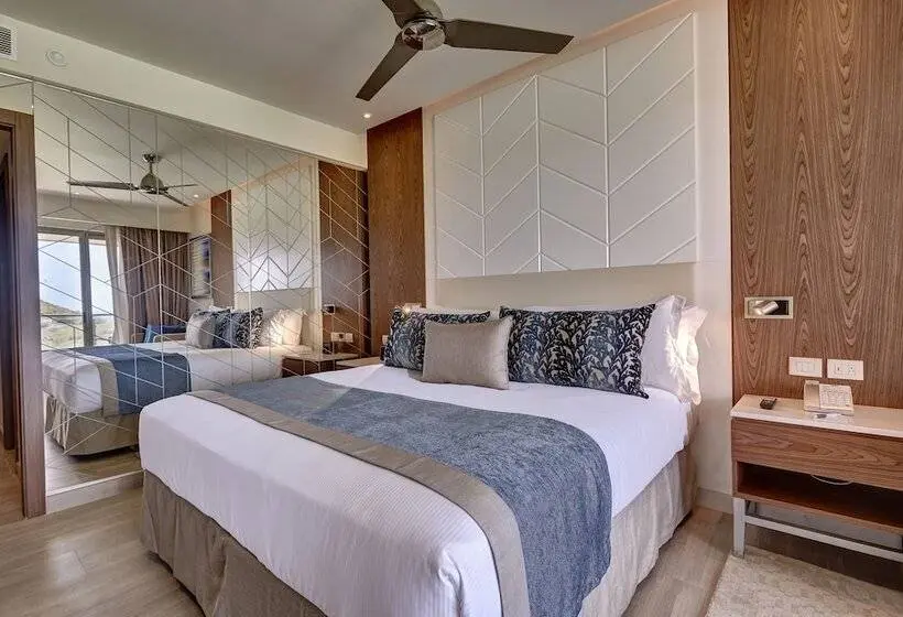 سوئیت جونیور دلوکس با چشمانداز, Royalton Antigua, An Autograph Collection All Inclusive Resort