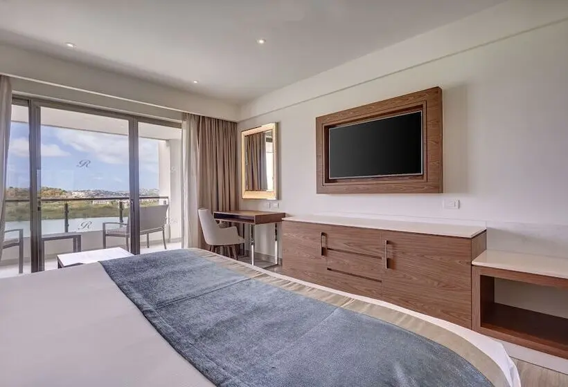 سوئیت جونیور دلوکس با چشمانداز, Royalton Antigua, An Autograph Collection All Inclusive Resort