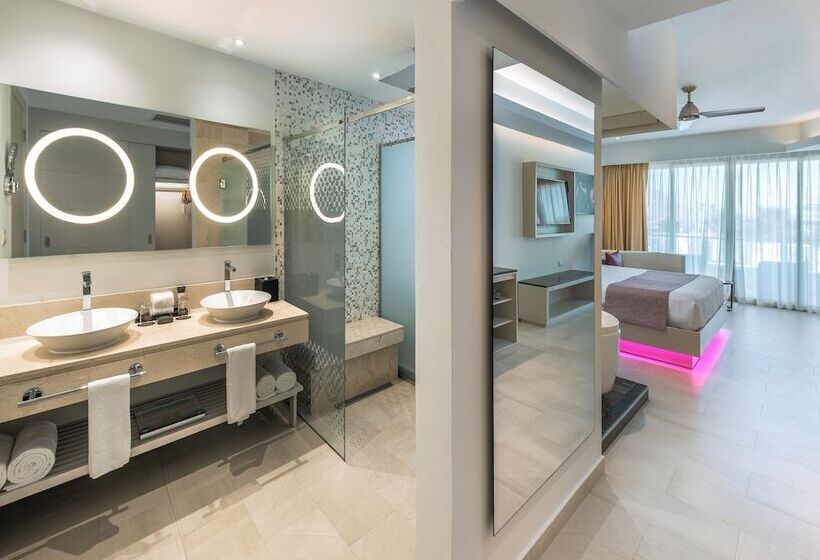 ビュー有りのデラックスジュニアスイート, Royalton Antigua, An Autograph Collection All Inclusive Resort