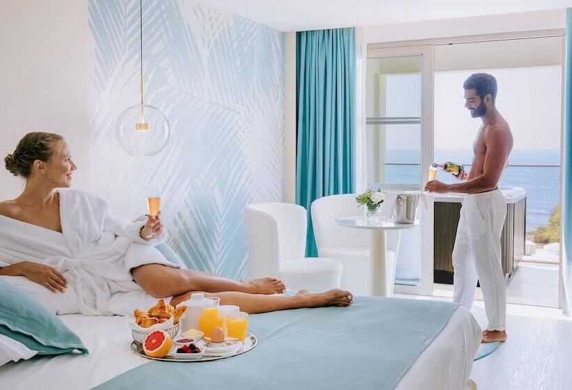 سوییت جونیور با چشم‌انداز دریا, Ivi Mare   Designed For Adults By Louis Hotels
