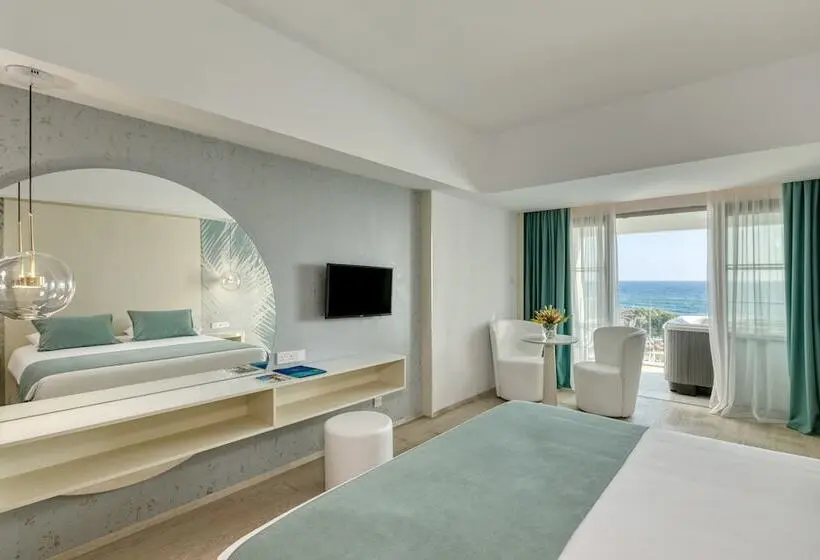 オーシャンビュージュニアスイート, Ivi Mare   Designed For Adults By Louis Hotels