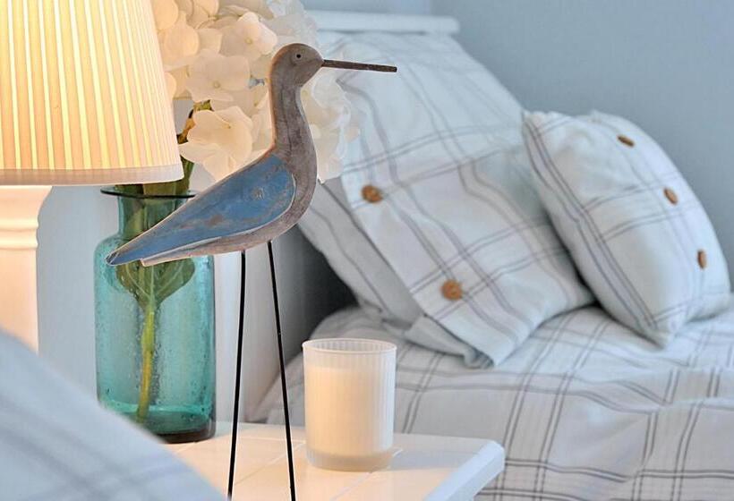 デラックスルーム, Caroe Farm House