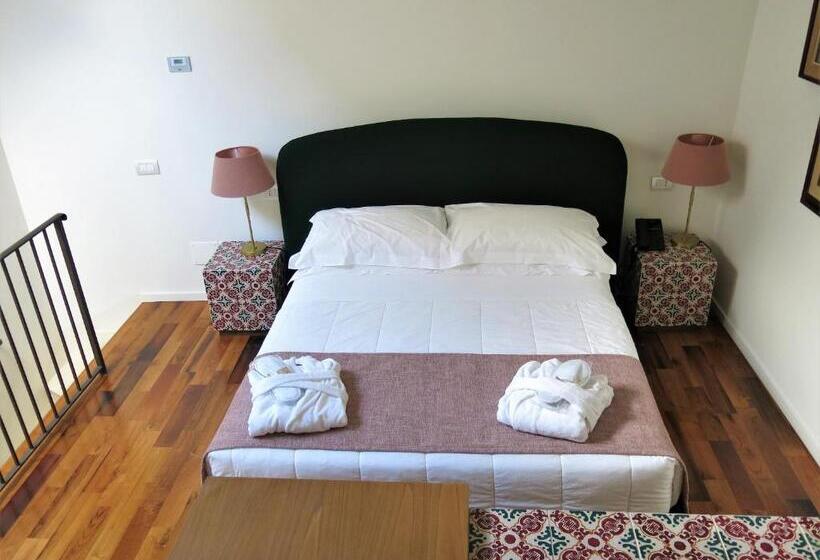 جناح جونيور عائلى, Relais San Giuliano