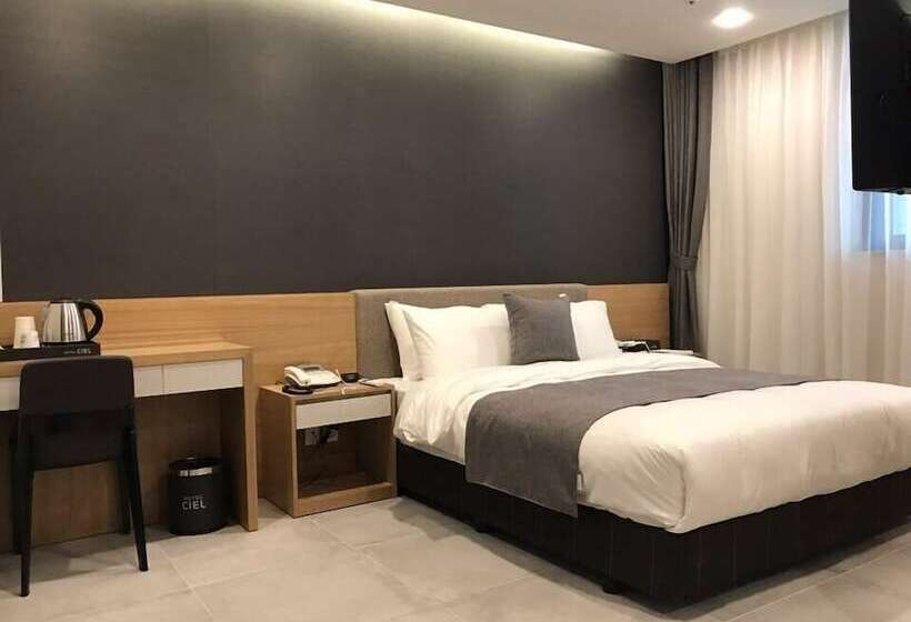 标准间, Ciel Dongtan