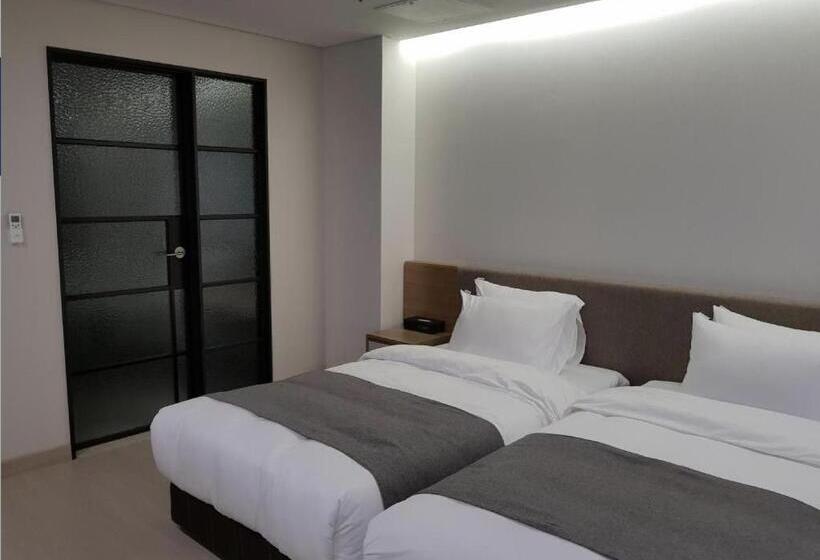 标准间, Ciel Dongtan