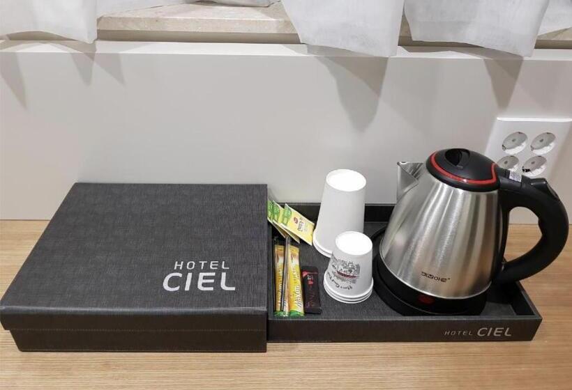 家庭间, Ciel Dongtan