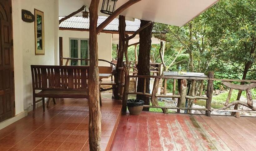 豪华三人间, Lunda Orchid Resort