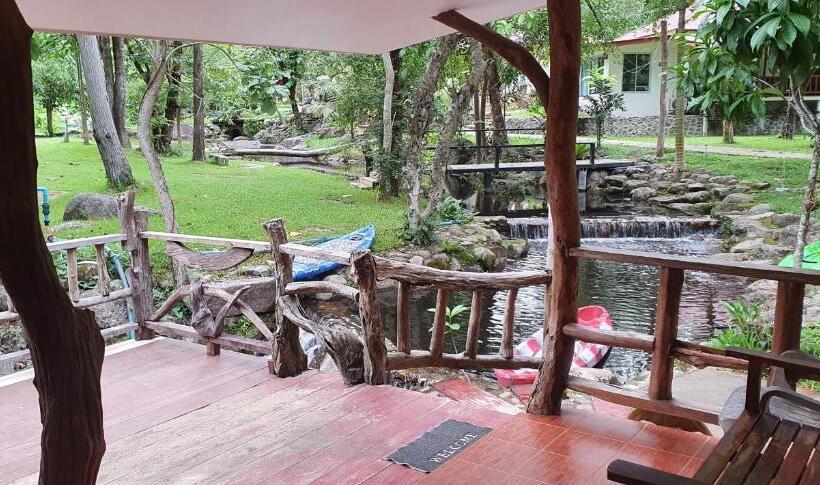 豪华三人间, Lunda Orchid Resort
