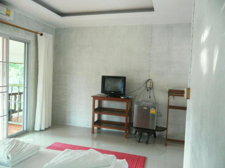 带阳台标准四人间, Lunda Orchid Resort