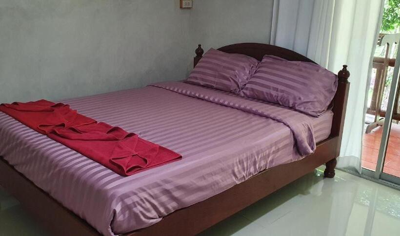 带阳台标准四人间, Lunda Orchid Resort