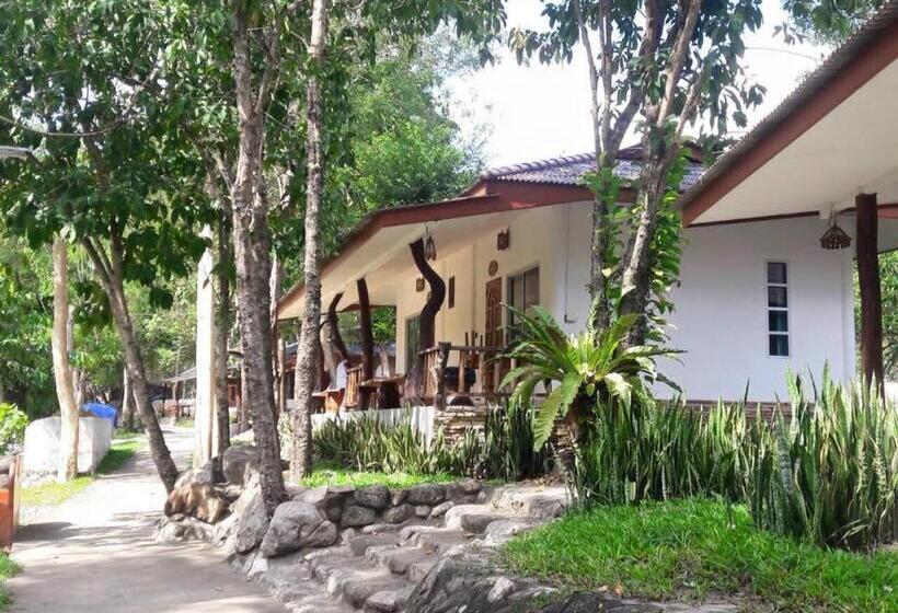 标准三人间, Lunda Orchid Resort